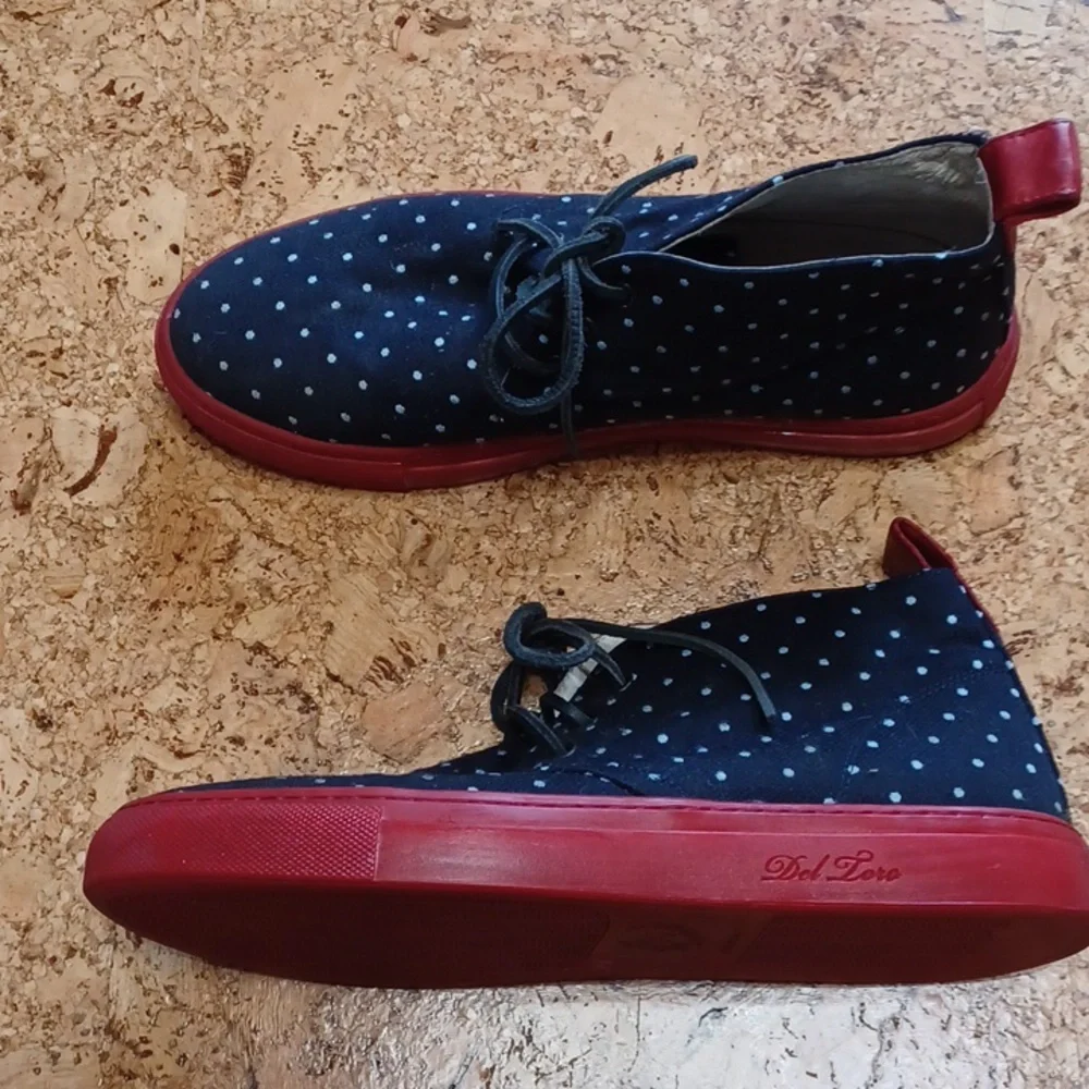 Del Toro Men's Alto Sunbrella Navy/White/Red Polka Dot Chukka Sneakers Size 9